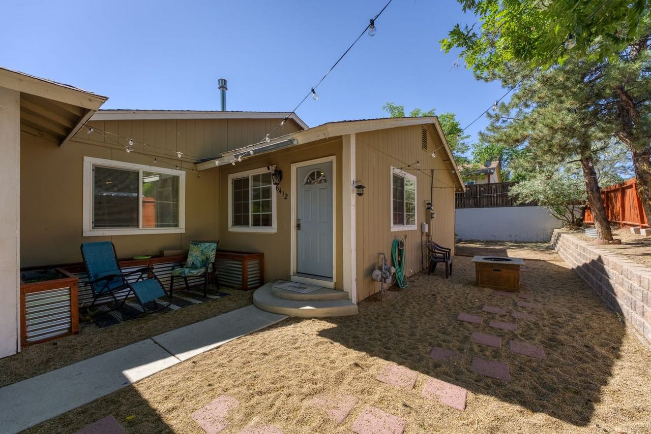 6412 Flower St - Photo 3 of 20
