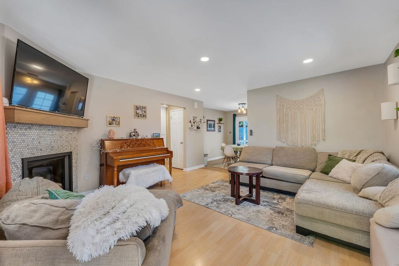 6412 Flower St - Photo 6 of 20