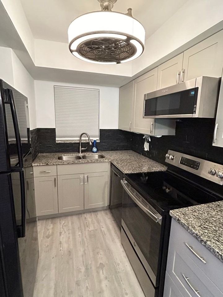 4901 38th Way S - Photo 6 of 36