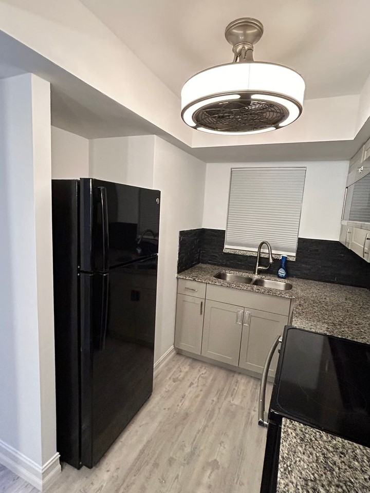 4901 38th Way S - Photo 7 of 36