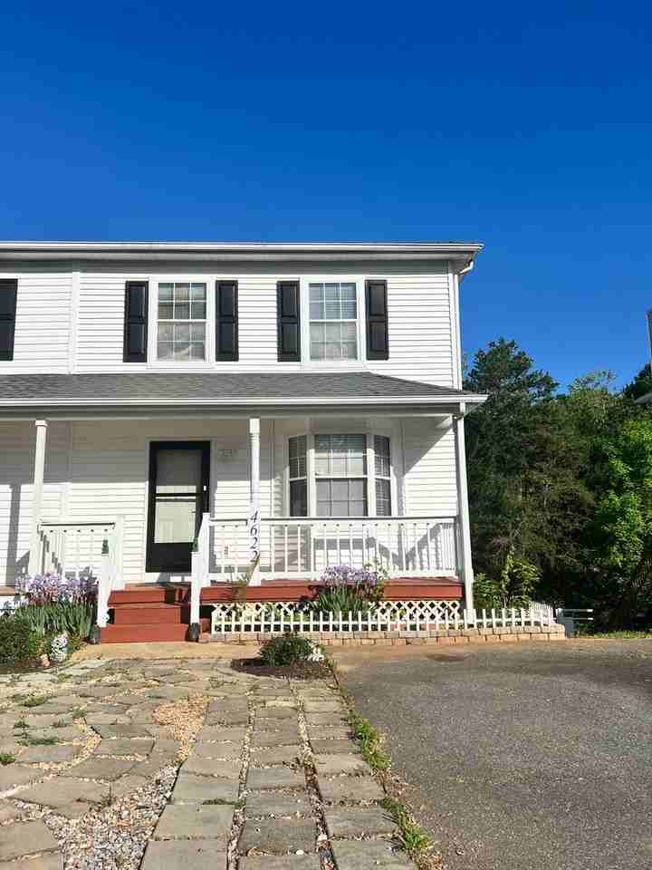 4622 Briarwood Dr - Photo 2 of 40