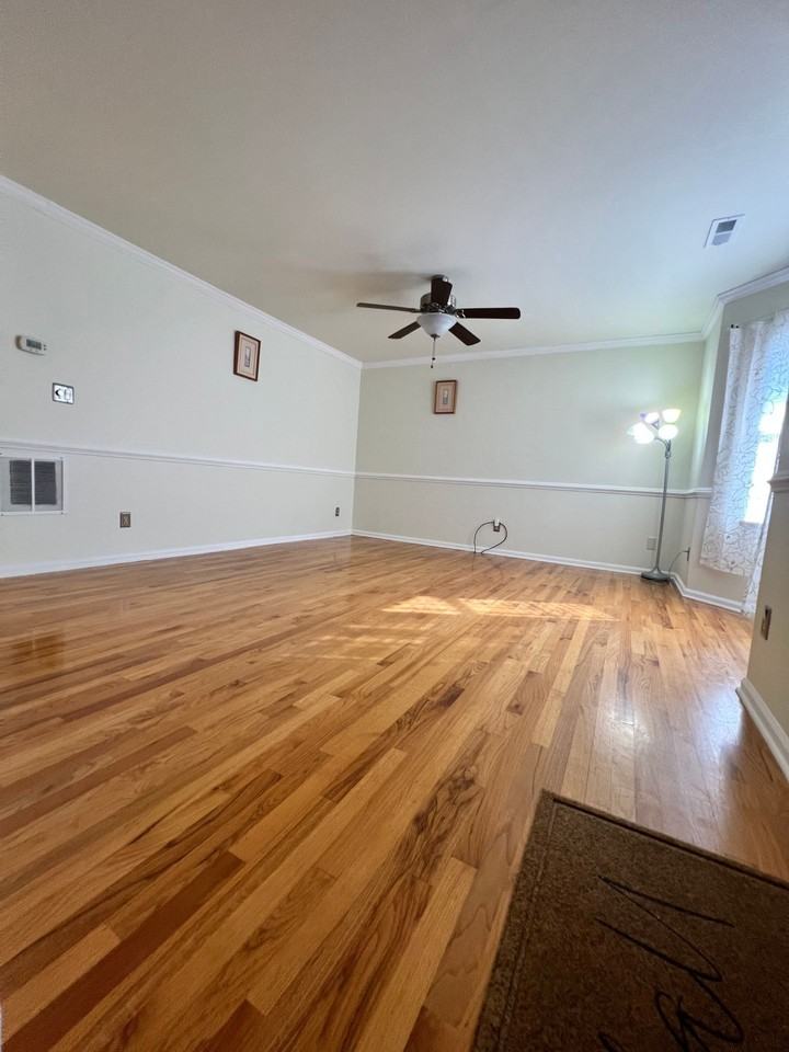 4622 Briarwood Dr - Photo 5 of 40