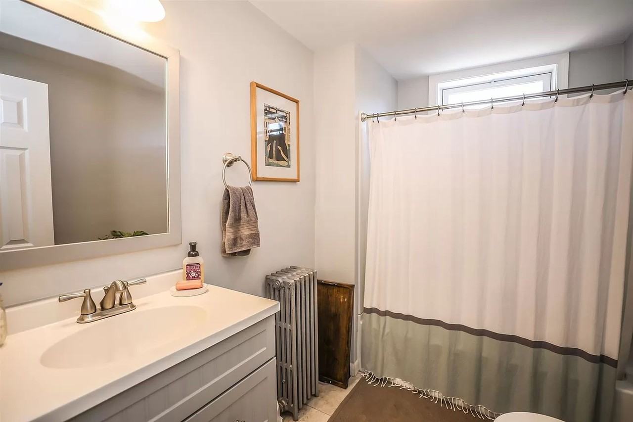 35 S Spring St - Photo 3 of 18