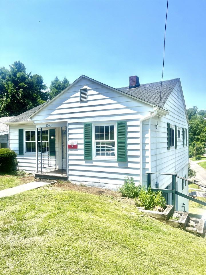 1063 Charles Ave #1 - Photo 3 of 26