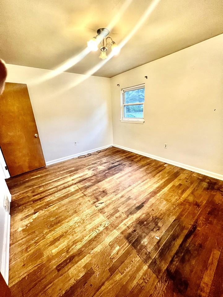 1063 Charles Ave #1 - Photo 5 of 26