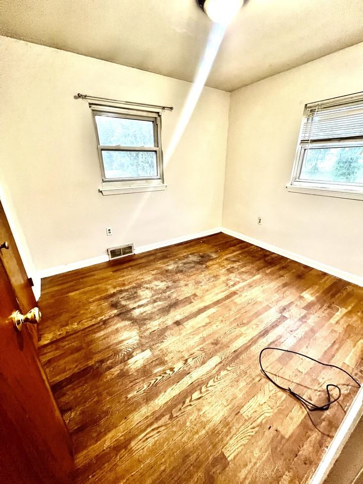 1063 Charles Ave #1 - Photo 7 of 26