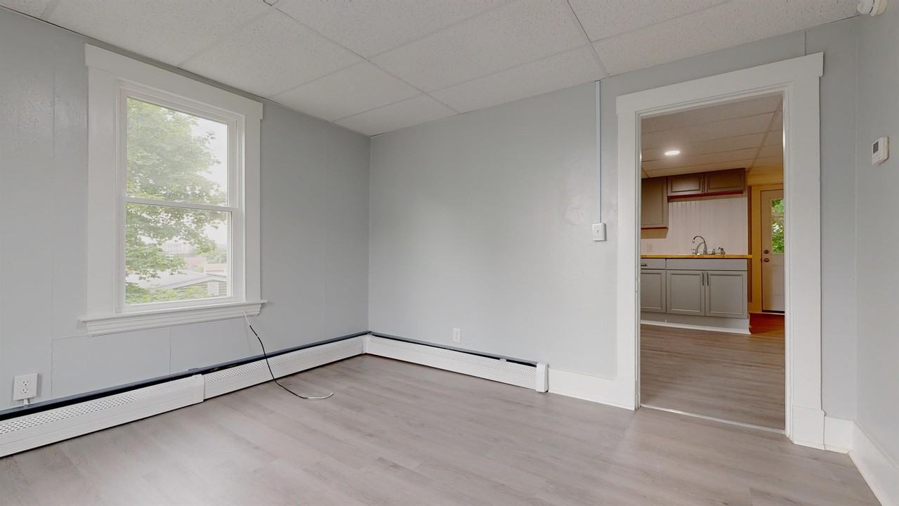 52 Thompson St #B - Photo 2 of 20
