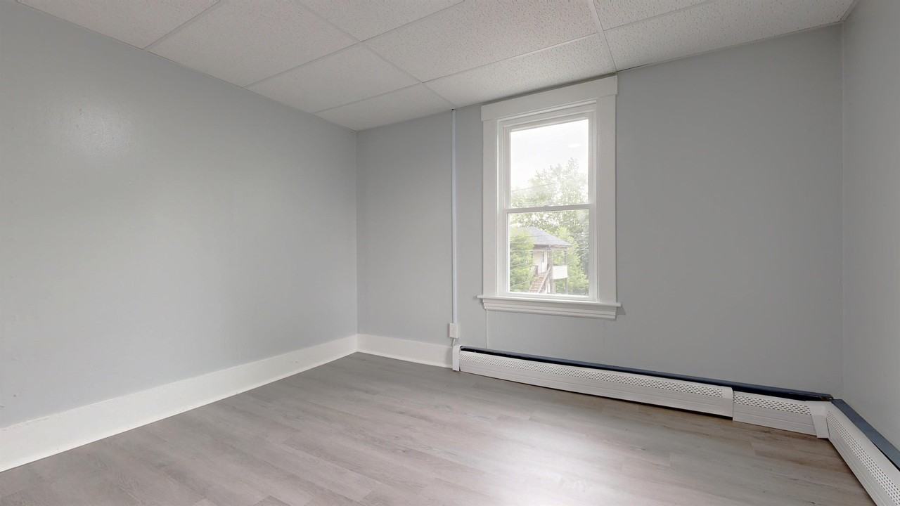 52 Thompson St #B - Photo 3 of 20