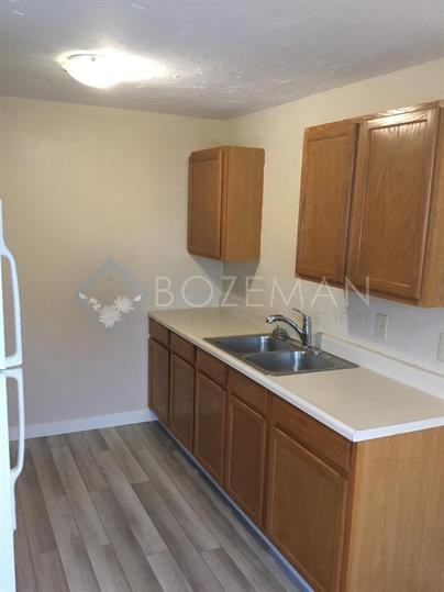 611 North N Street - 2Unit #2 - Photo 4 of 20