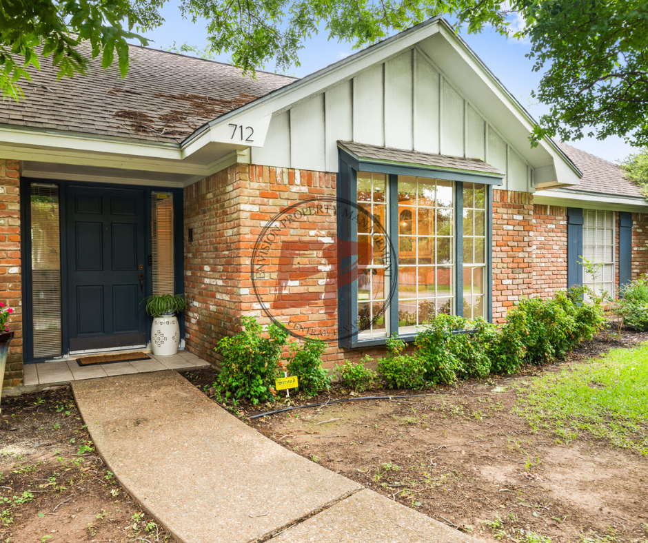 712 Willow Creek Drive #1