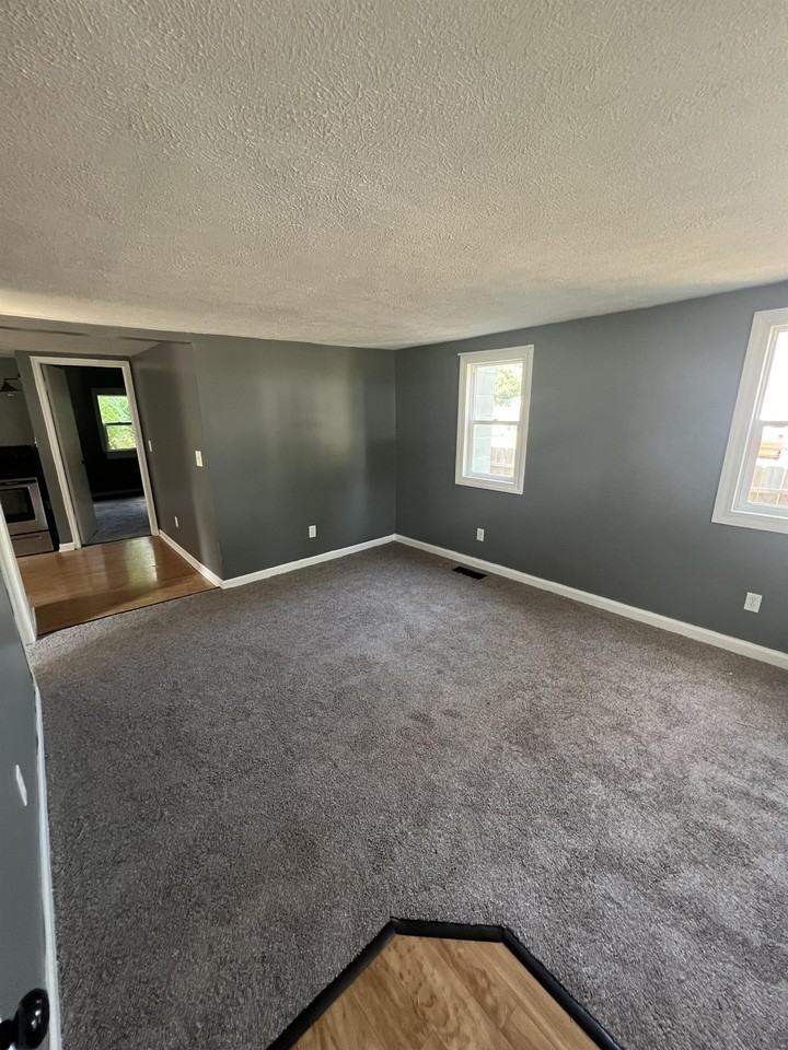 607 Samantha Ave #1 - Photo 2 of 10