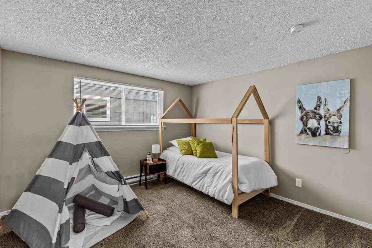 720 N Arthur St - Photo 4 of 37