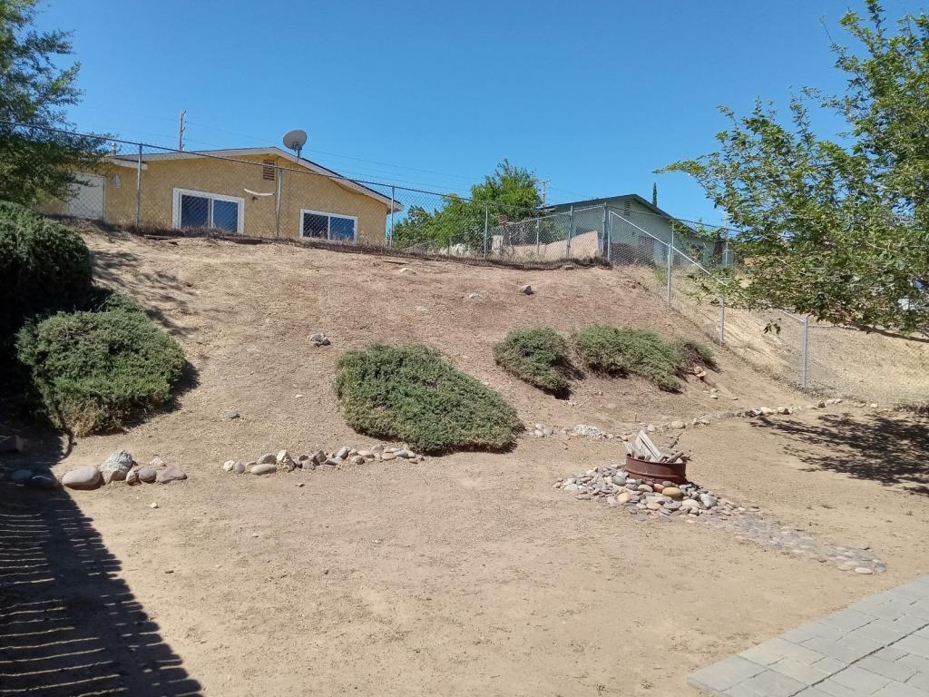 6816 Hemp Ct - Photo 3 of 4