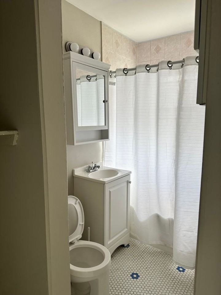 4764 N Virginia Ave #207 - Photo 4 of 5