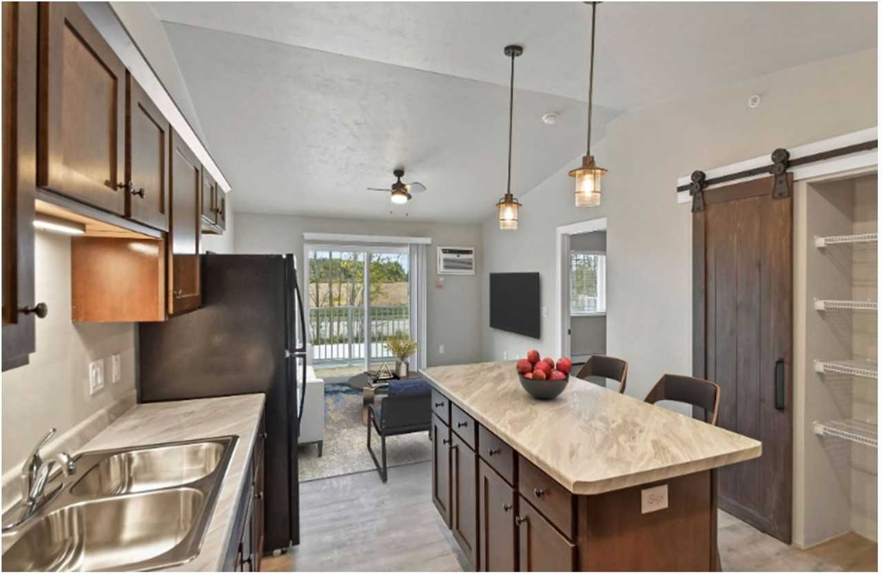 Huron Grove Apartments - Photo 4 of 4