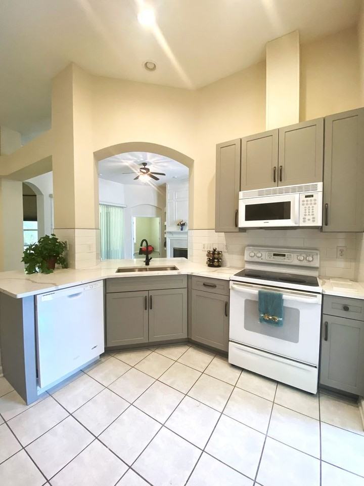 10519 Creston Glen Cir E - Photo 6 of 26