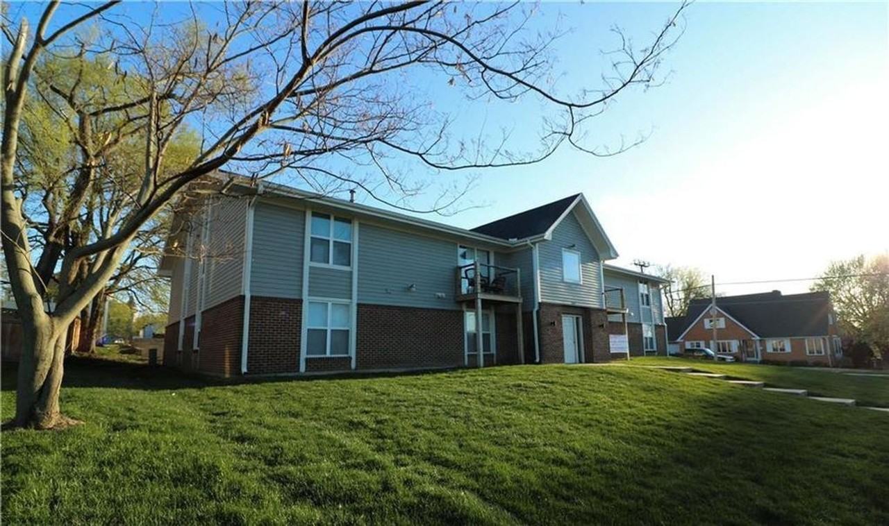 200 Grover St - Photo 2 of 2