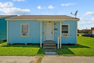 331 9th St N - Photo 1 of 1