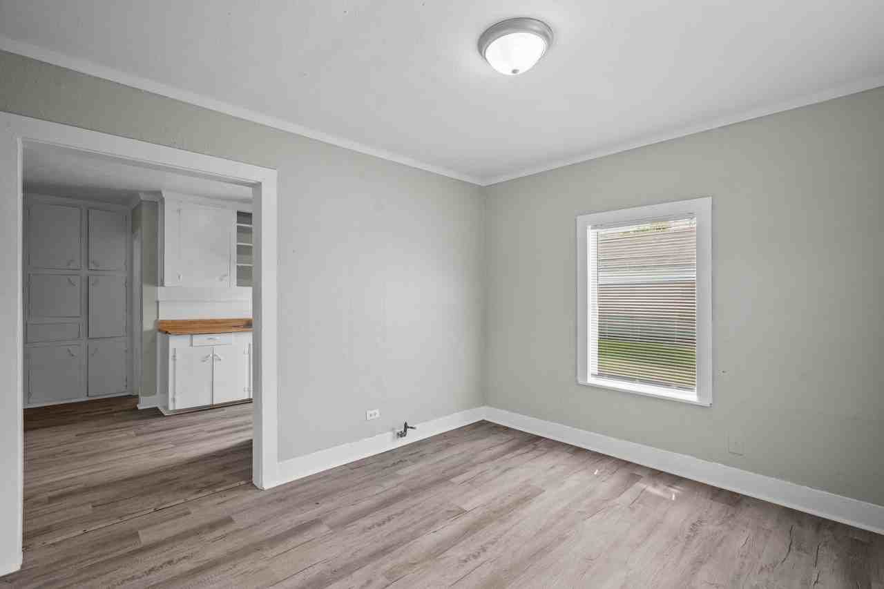 331 9th Street North - Photo 6 of 12