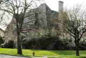 featured image of 3002 Nw Harrison Blvd