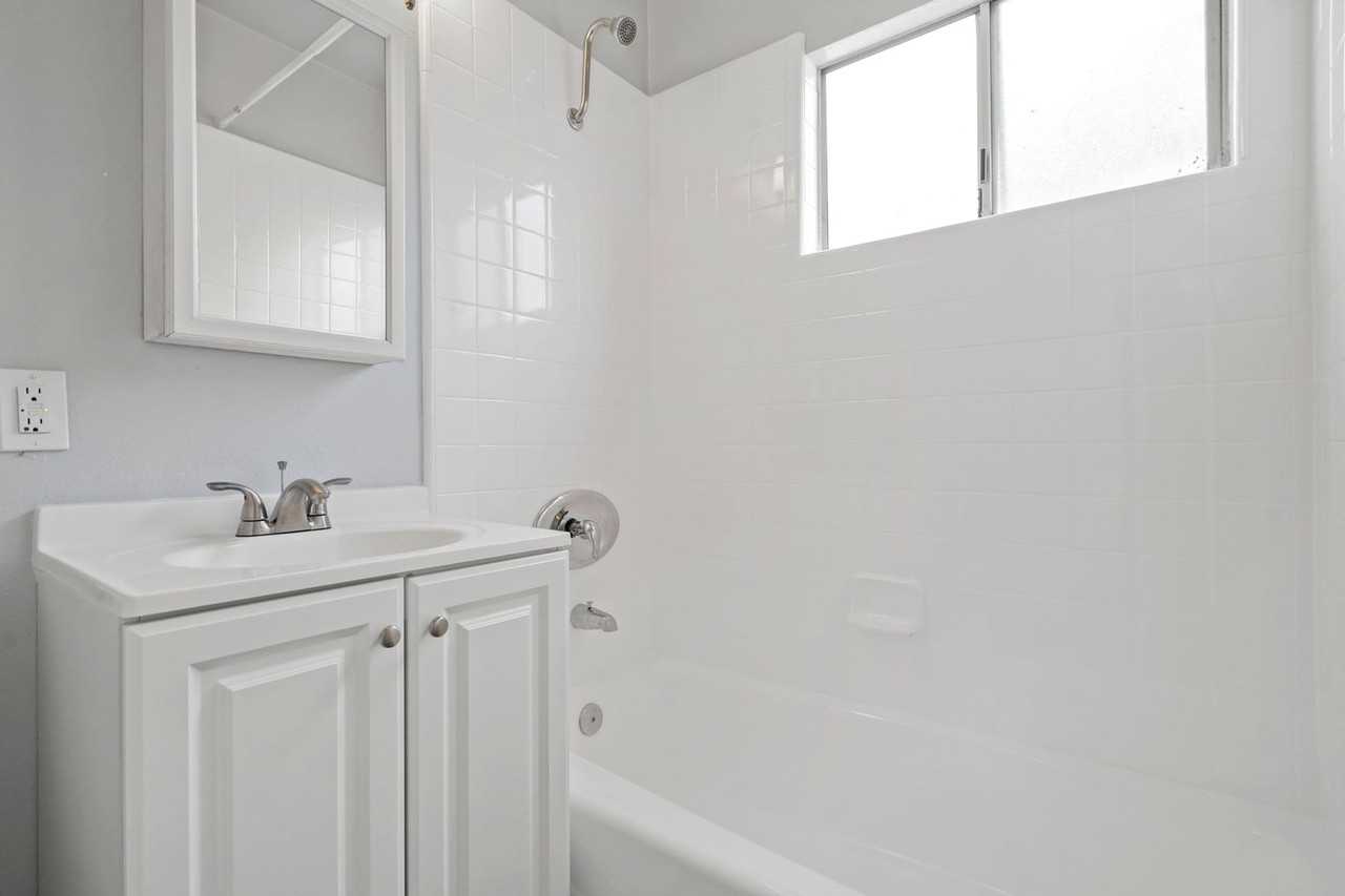 Mulberry Apartments - Photo 4 of 50