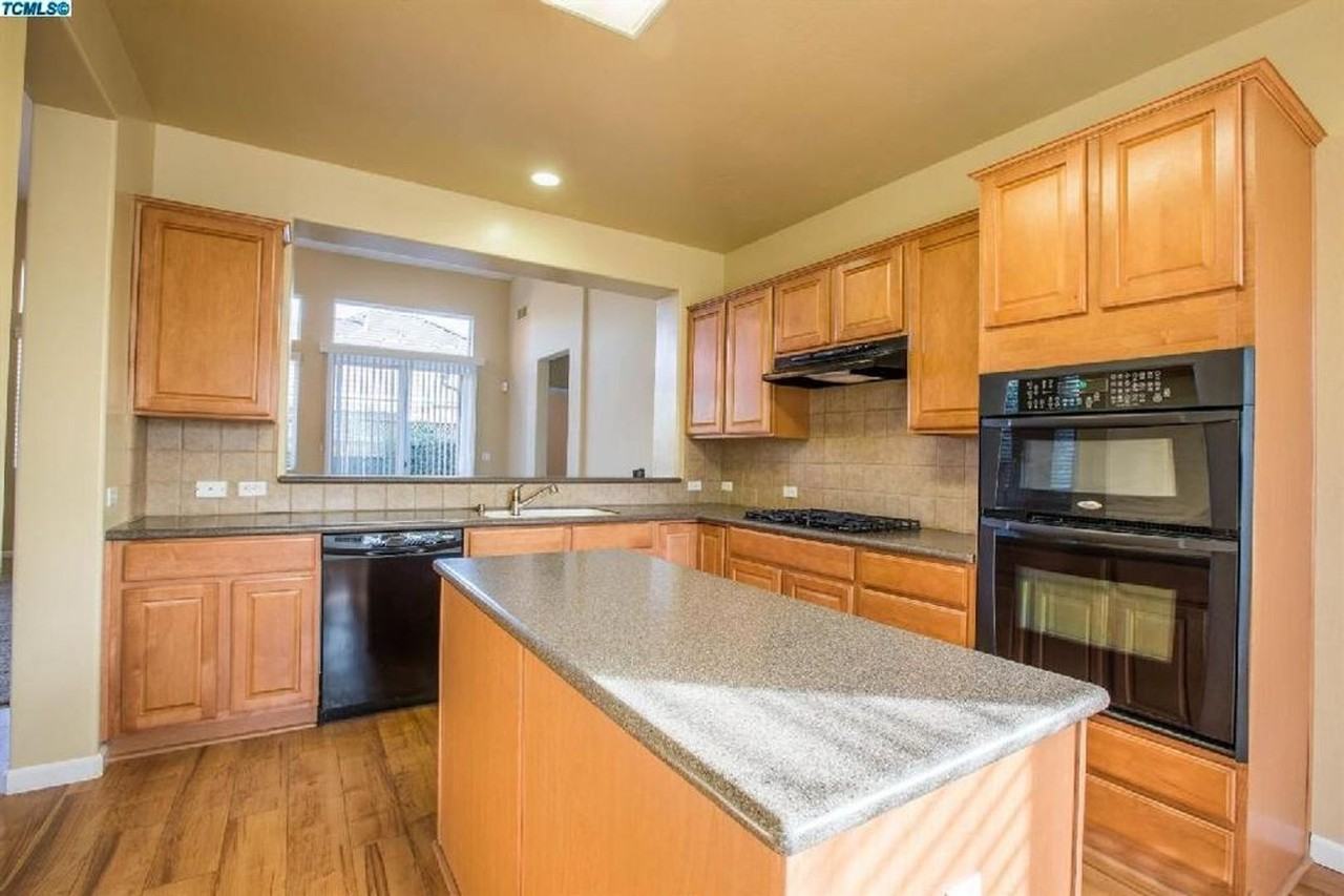 1620 N Oliveto Ct - Photo 6 of 19