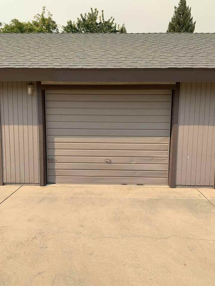 2627 - Photo 2 of 23