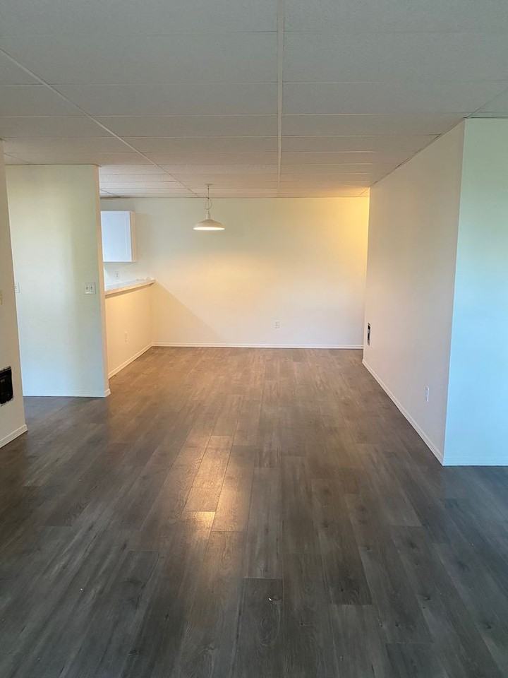 3703c - Photo 2 of 12