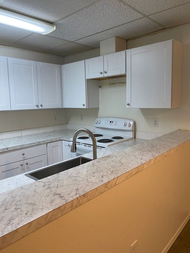 3703c - Photo 3 of 12