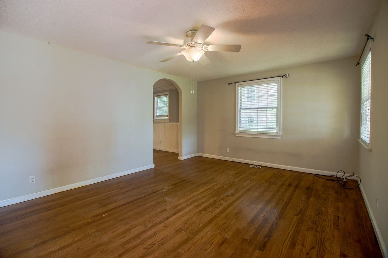 3646 Walton St - Photo 2 of 16