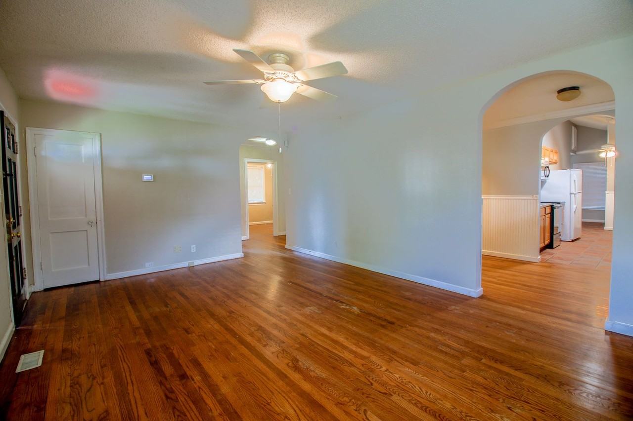 3646 Walton St - Photo 5 of 16