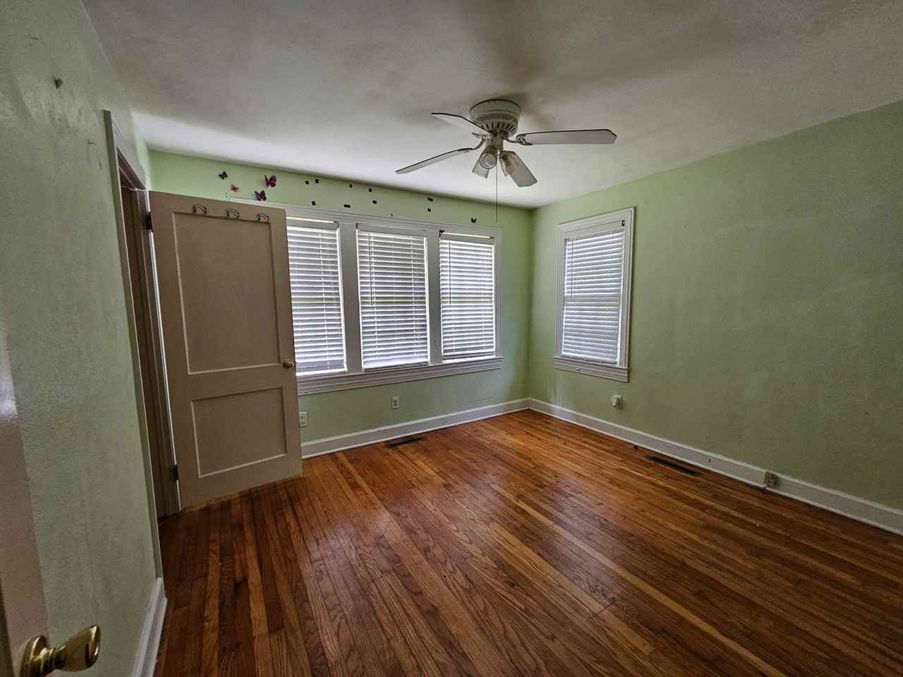 327 18th St - Photo 7 of 13