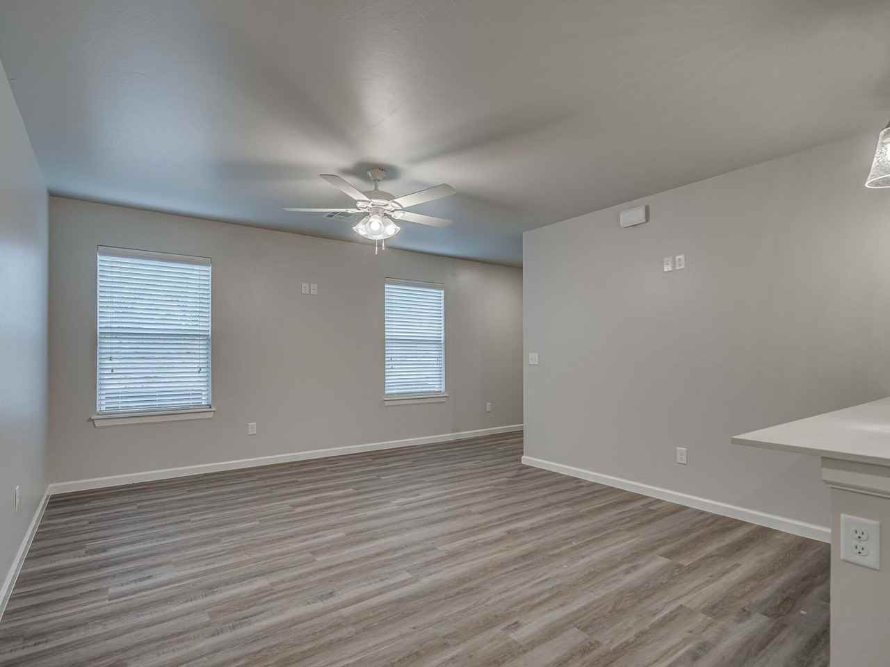 4326 Northeast 119th Street - Photo 5 of 32