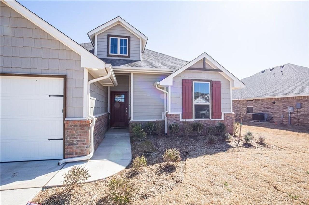 616 John Chisholm Way - Photo 2 of 25