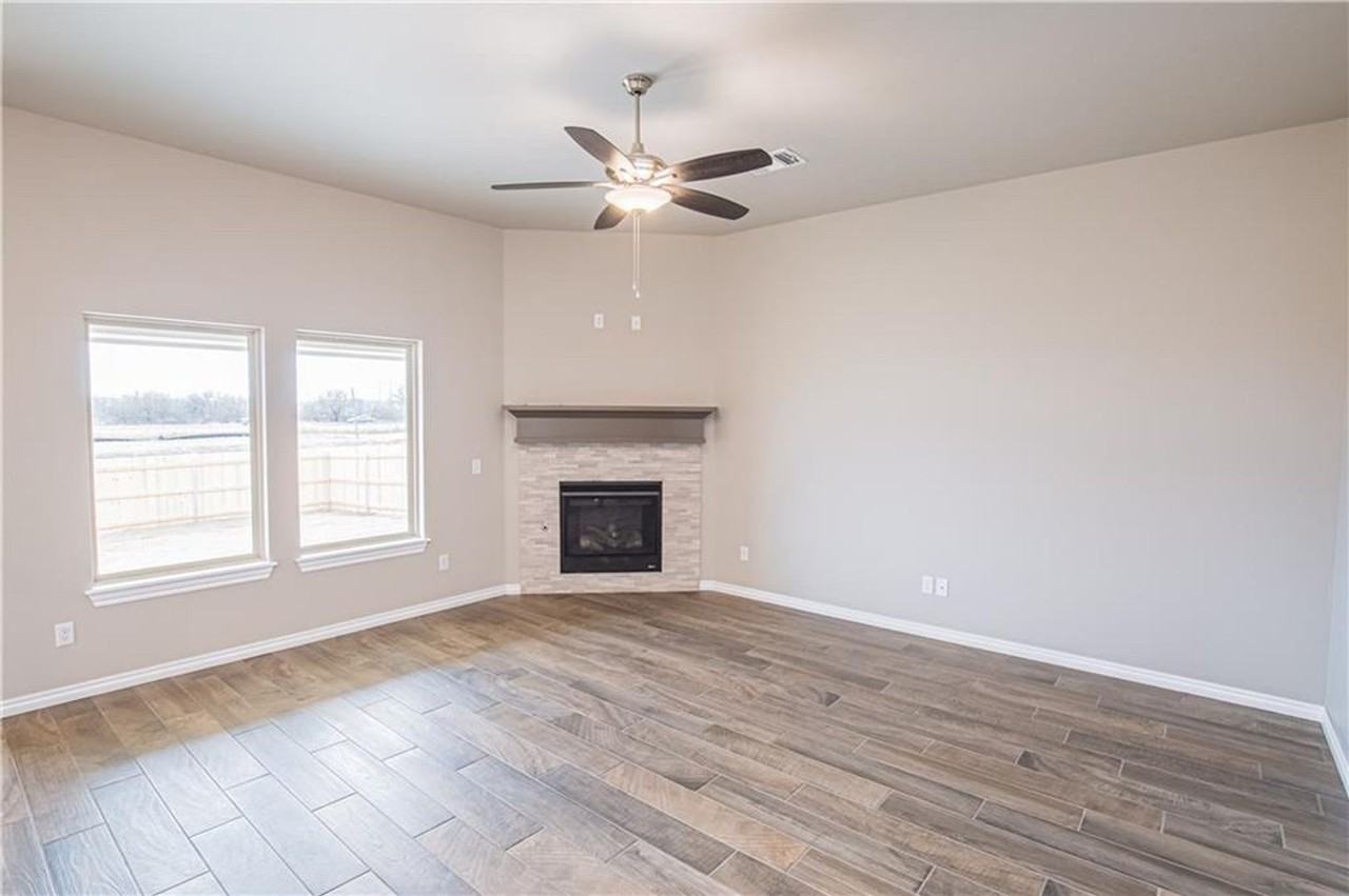 616 John Chisholm Way - Photo 4 of 25