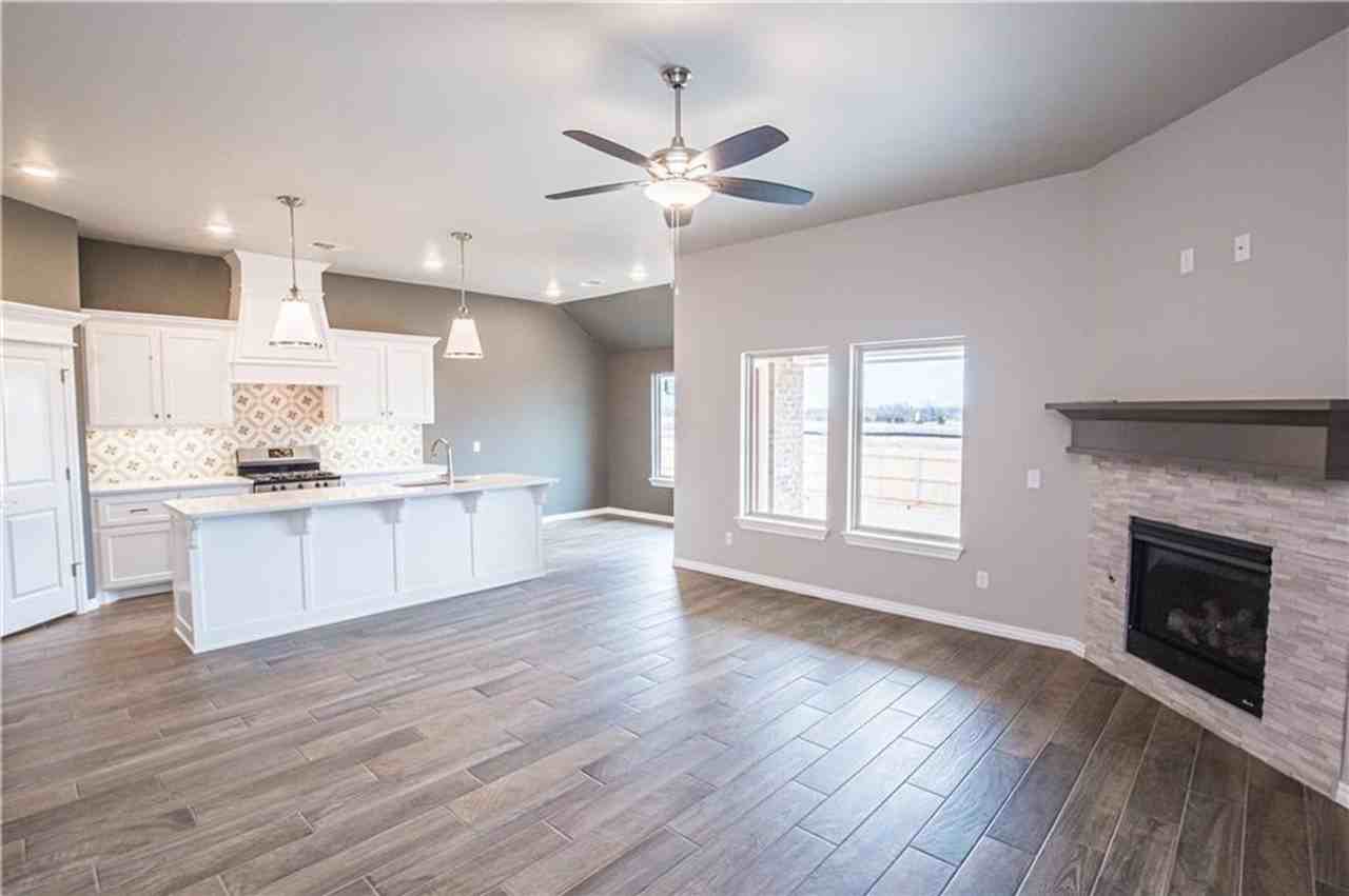 616 John Chisholm Way - Photo 5 of 25