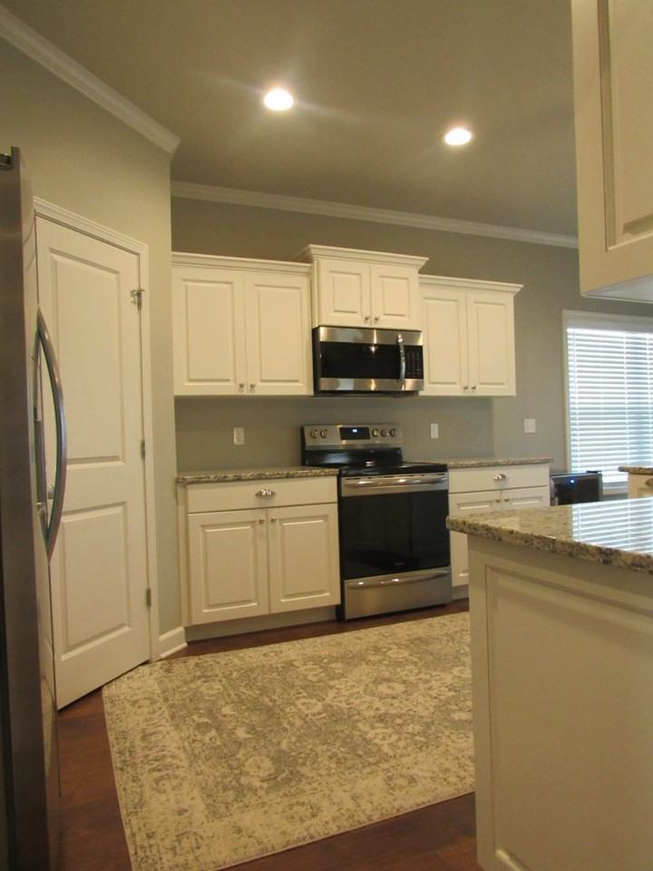 348 Mayberry Way - Photo 3 of 12