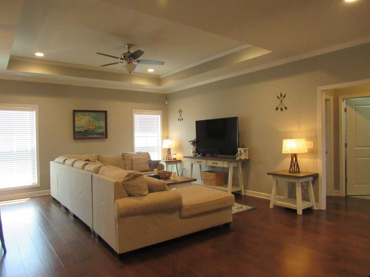 348 Mayberry Way - Photo 4 of 12