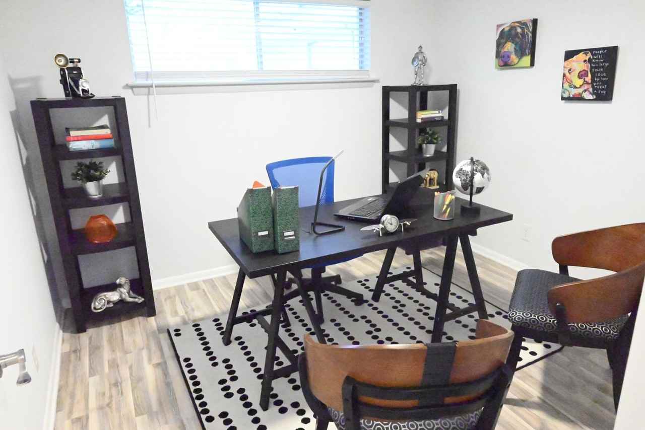 2411 Bonnywood Ln - Photo 2 of 28