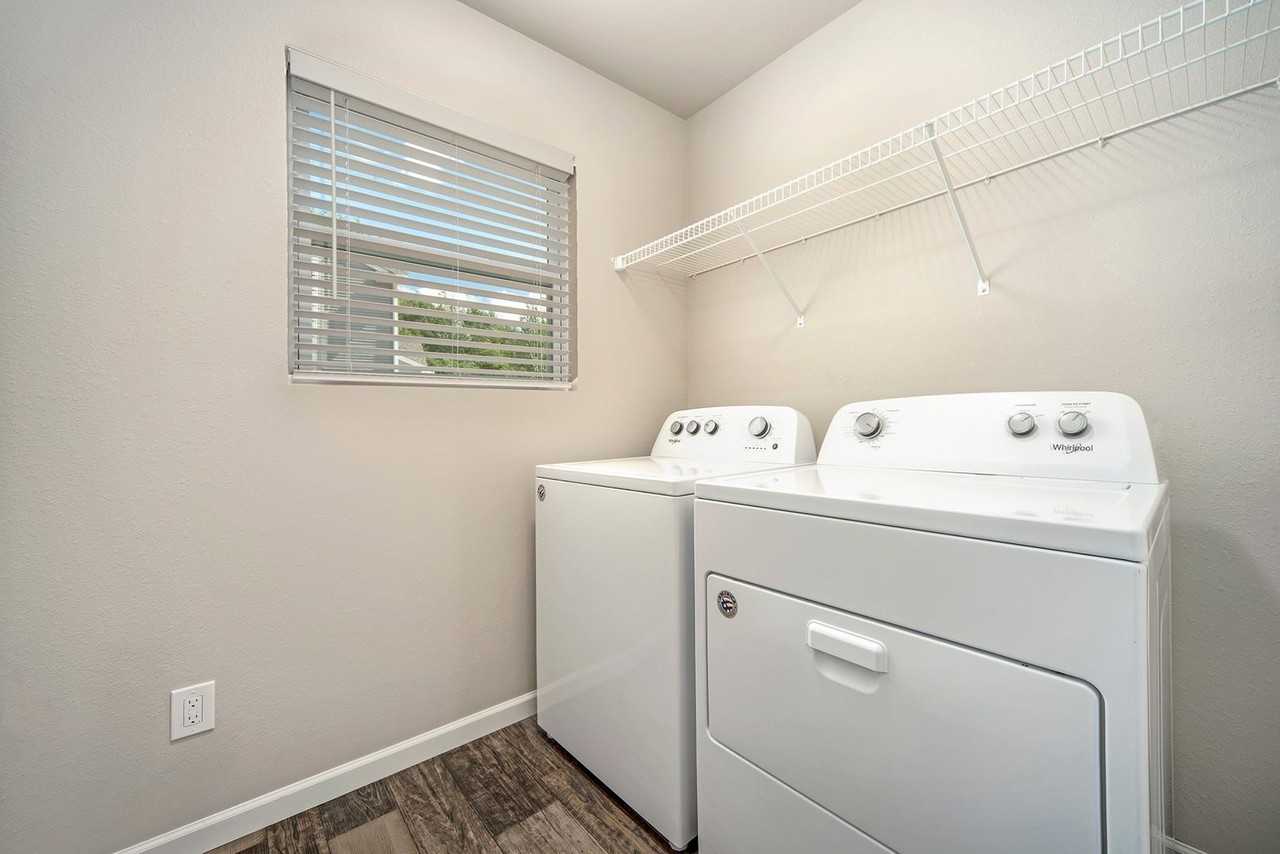 5662 Alten St - Photo 6 of 14