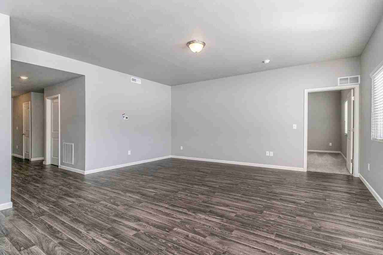 1820 Bluff Ridge Ct - Photo 5 of 18
