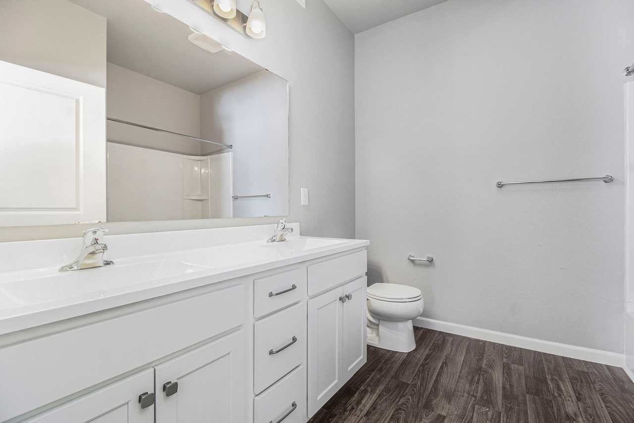 1820 Bluff Ridge Ct - Photo 6 of 18