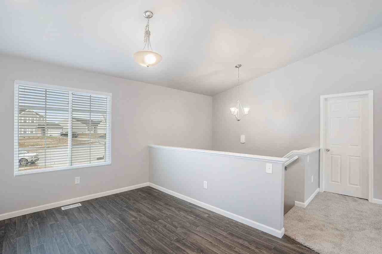 301 N Harris St - Photo 6 of 24