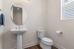 featured image of 5015 Oakley Dr