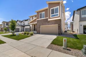 featured image of 5015 Oakley Dr