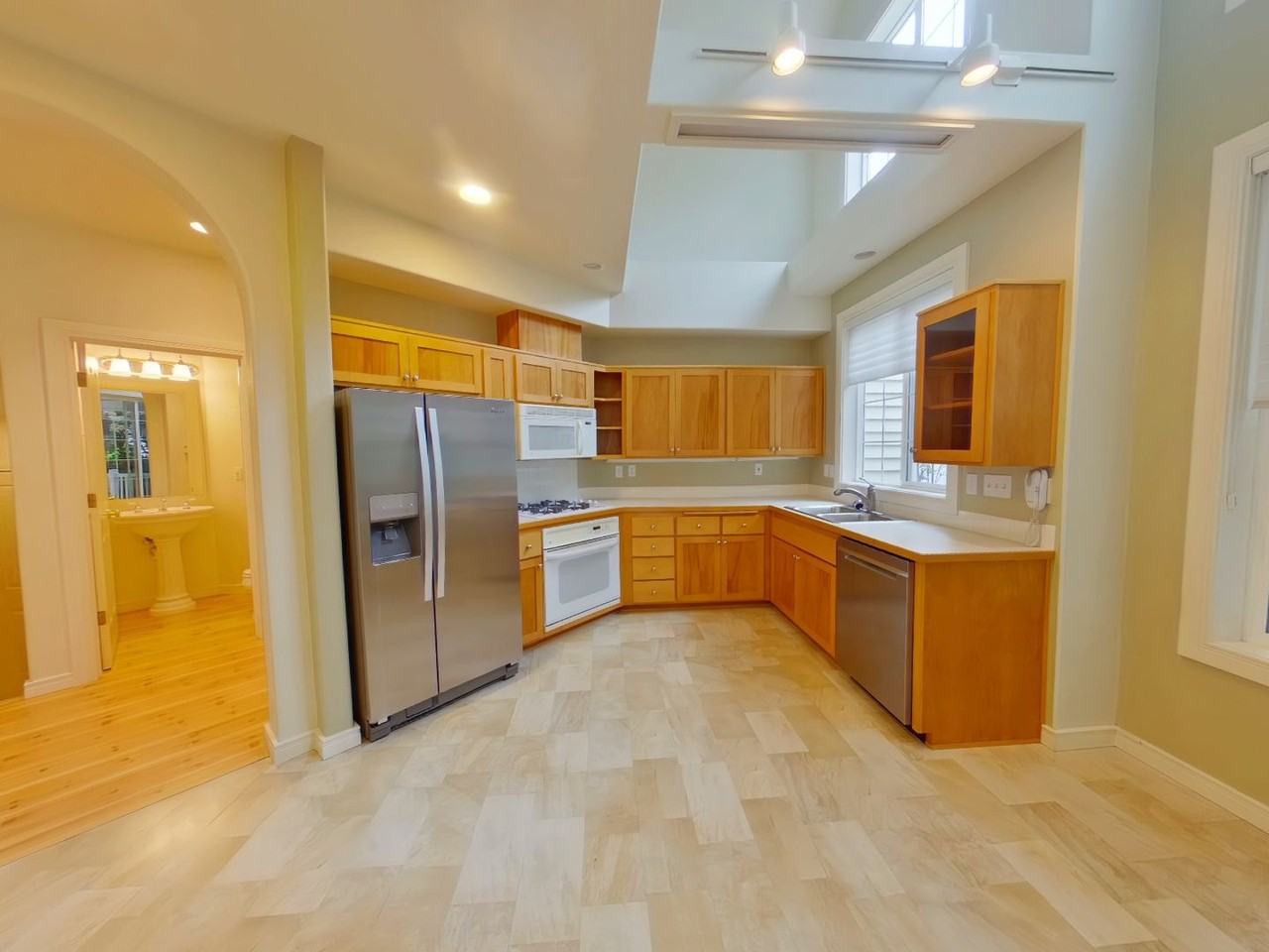 553 Covey Ln - Photo 5 of 13