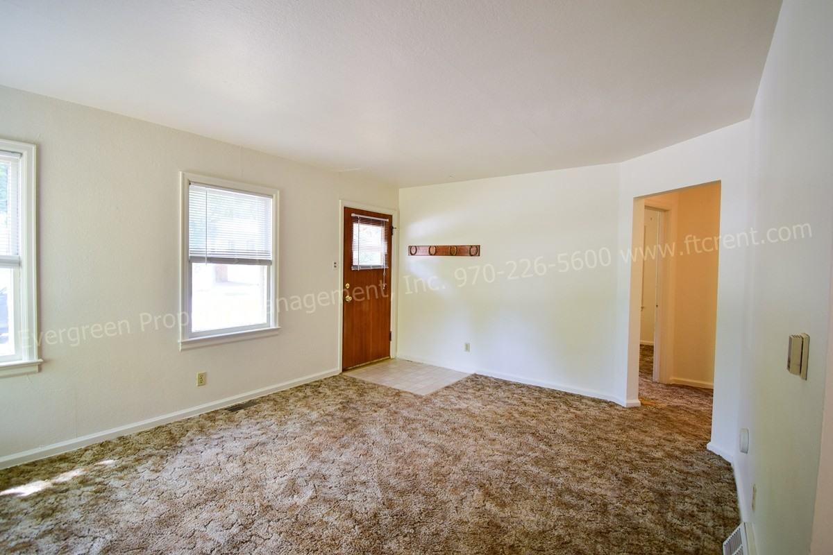 138 Sylvan Ct - Photo 3 of 19