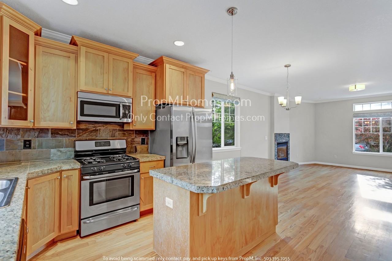 3117 Sw 173rd Ave - Photo 6 of 22