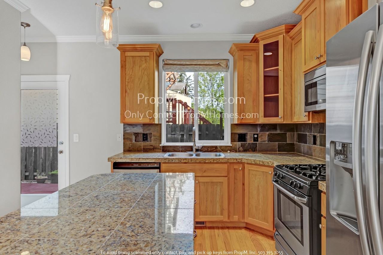 3117 Sw 173rd Ave - Photo 5 of 22