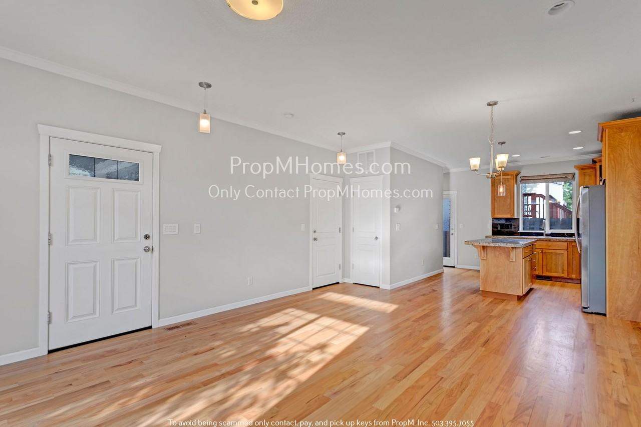 3117 Sw 173rd Ave - Photo 3 of 22